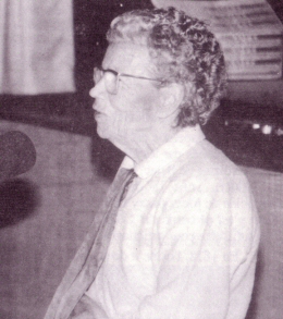 Marjan Mao lors d'un concours de chant en breton en mars 1988
